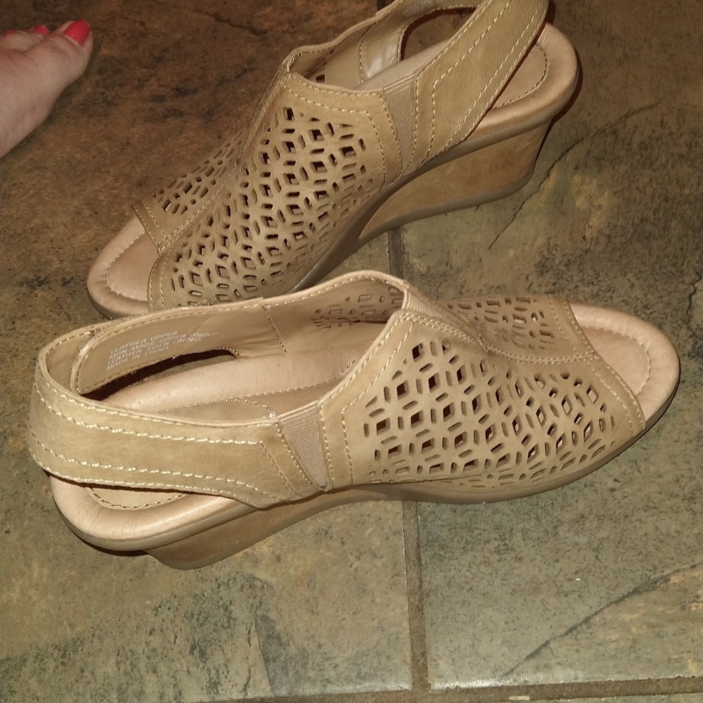 Wedged memory foam sandals